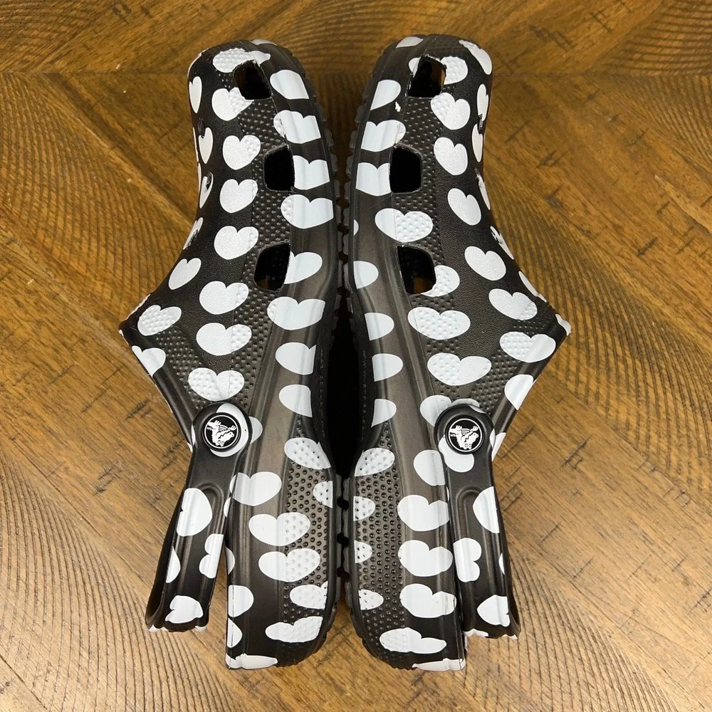 Crocs Shoes Mens 11 Black‎ Classic Heart Print Slip On Clogs Comfort Classic